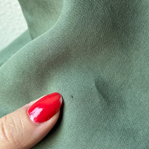 EUC PISTOLA Reid Relaxed Button Down Top in Olive (Size:M) - Picture 10 of 10